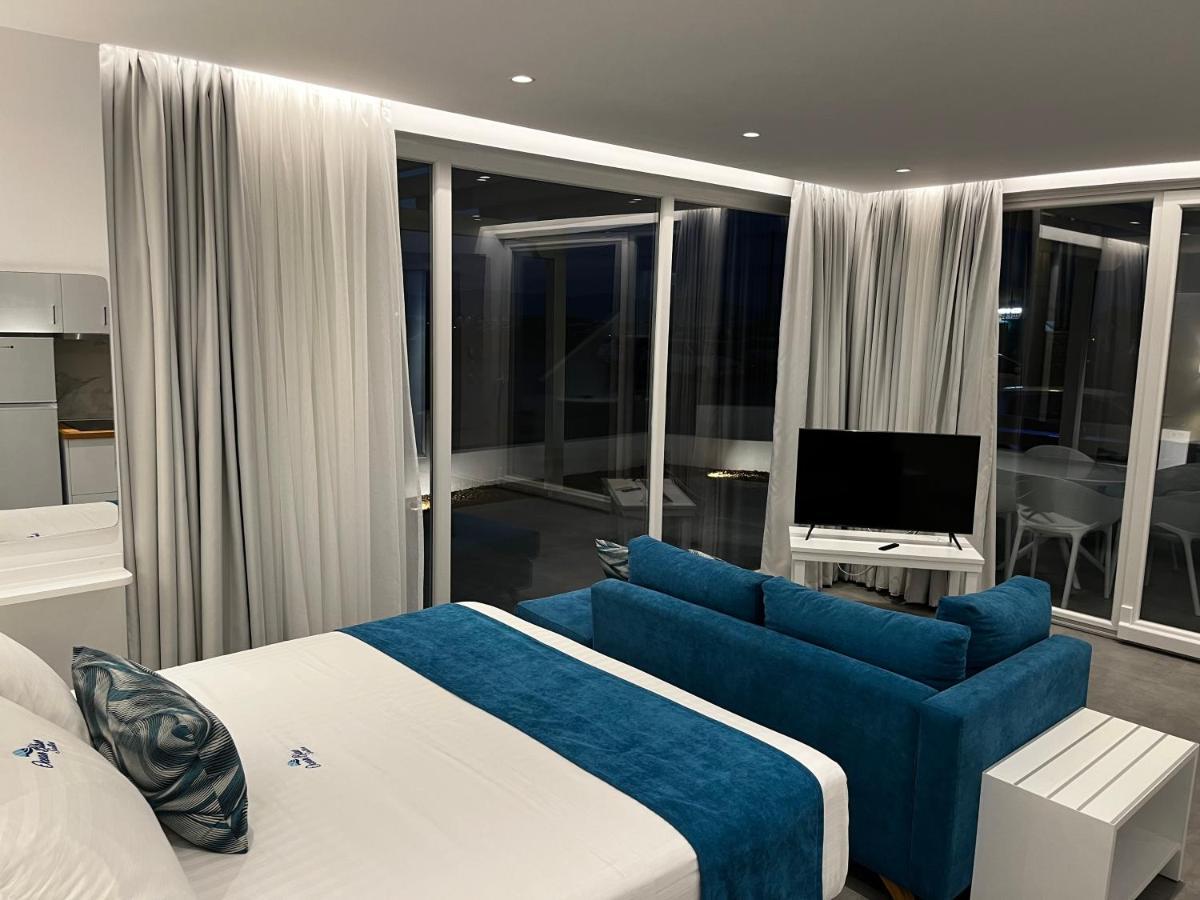 Ocean Blue Suites Ierissos Exterior photo