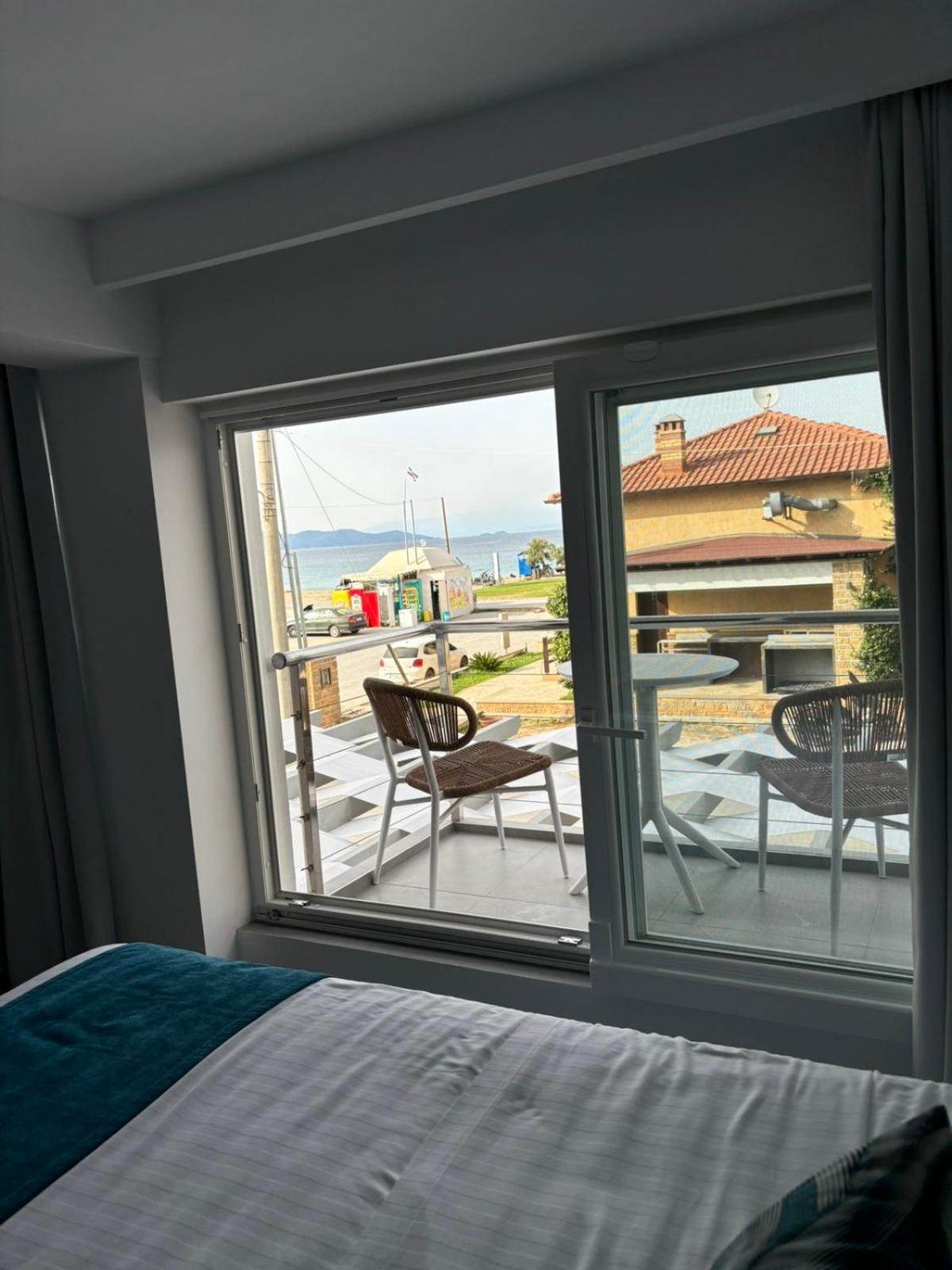 Ocean Blue Suites Ierissos Exterior photo